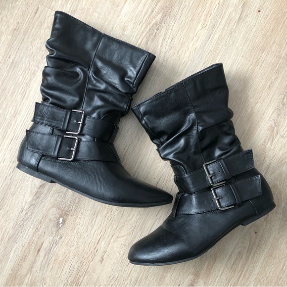 Black, mid-rise women’s boots. Size 7 - Picture 2 of 4